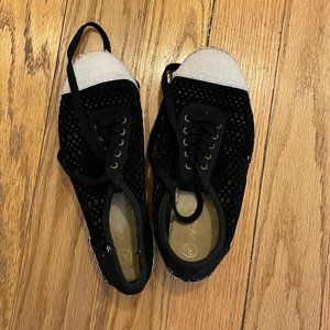 Black lace Bella Vita sneakers - women's size 7